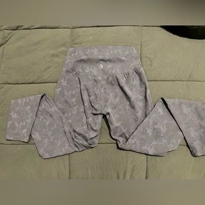 Buffbunny Confidential Leggings - Grey - Size Medium